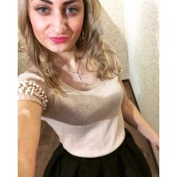 Ускорникова Продавец. Оператор на телефон