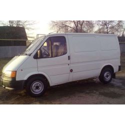 Юрий Водитель с личным грузовым фургоном Ford Transit