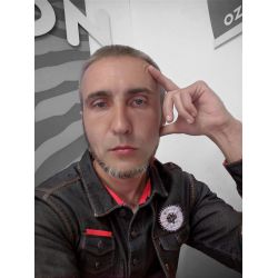Петров Максим Анатольевич Специалист по работе с клиентами